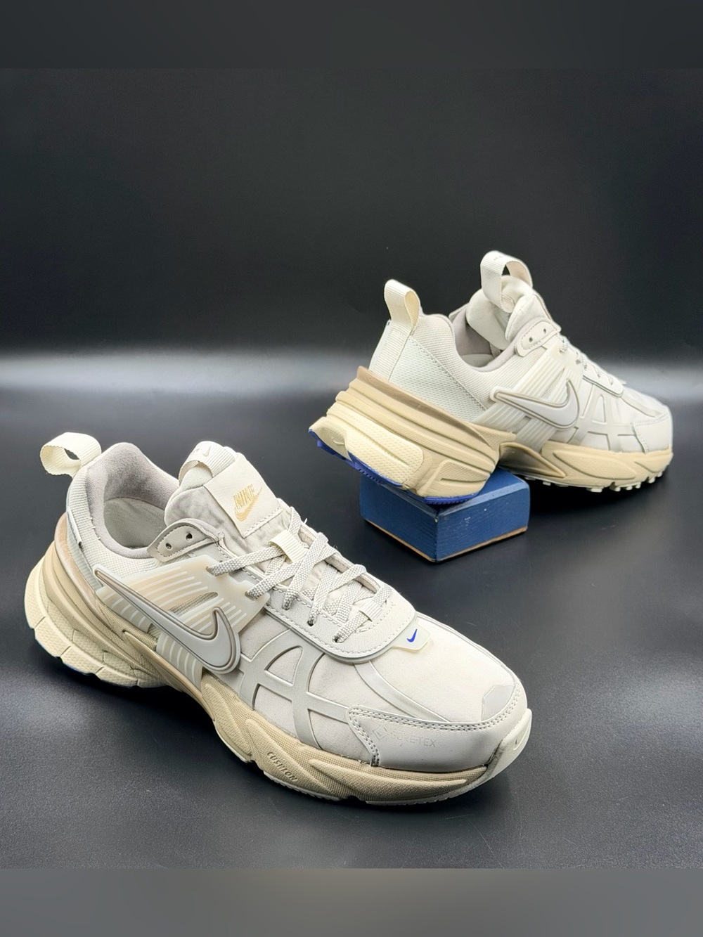 Nike Wmns V2K Run GORE-TEX 'Light Iron Ore' - Picture 7 of 12